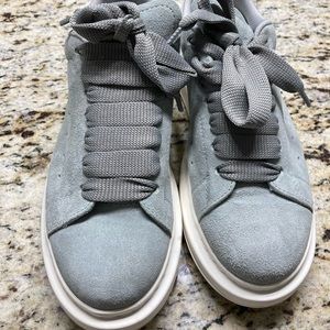 Worn one time. Does not come with box.